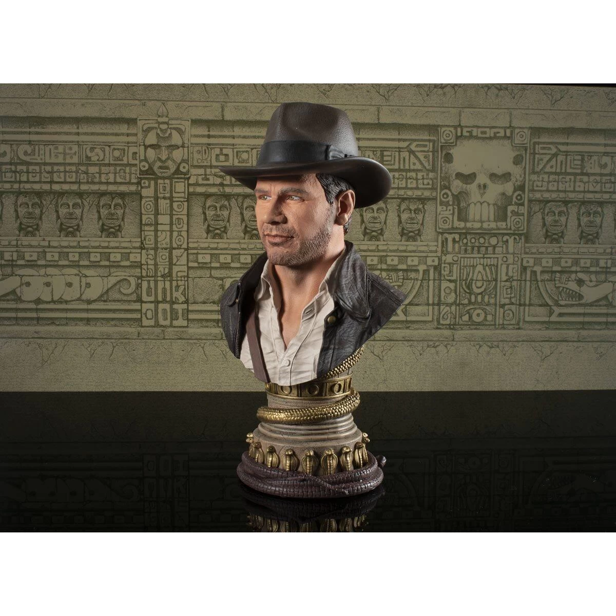 Diamond Select *PRE-ORDER Indiana Jones: The Raiders Of The Lost Ark Legends In 3D 1:2 Scale Bust - Indiana Jones 3 Diamond Select *PRE-ORDER Indiana Jones: The Raiders Of The Lost Ark Legends In 3D 1:2 Scale Bust - Indiana Jones - Image 3