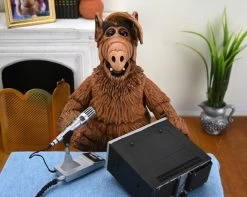 NECA Ultimate 7 Inch Scale Action Figure - ALF (Alien Life Form) -Child Toy Store 76aebbed 5088 40b2 a656 aaf61a5a45f9