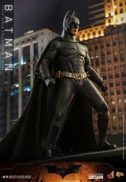 Batman - Batman Begins Hot Toys Collectibles 1/6 Scale Action Figure