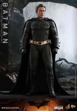 Batman - Batman Begins Hot Toys Collectibles 1/6 Scale Action Figure 15 Batman - Batman Begins Hot Toys Collectibles 1/6 Scale Action Figure -Child Toy Store batman gallery 606220a8b98f6