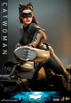 *PRE-ORDER Catwoman - Batman: The Dark Knight Hot Toys Collectibles 1/6 Scale Action Figure -Child Toy Store catwoman dc comics gallery 61b0332b29676