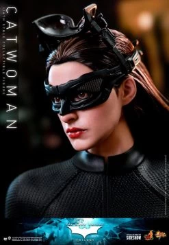 *PRE-ORDER Catwoman - Batman: The Dark Knight Hot Toys Collectibles 1/6 Scale Action Figure -Child Toy Store catwoman dc comics gallery 61b0332caddf1