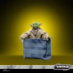 Hasbro Star Wars The Vintage Collection 3.75 Inch Action Figure Wave 40 - Yoda -Child Toy Store f4473 prod sw vin college park 60656 large 300dpi