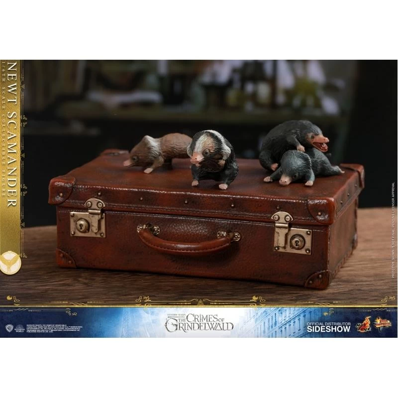 Newt Scamander - Fantastic Beasts: The Crimes Of Grindelwald Hot Toys Collectibles 1/6 Scale Action Figure 7 Newt Scamander - Fantastic Beasts: The Crimes Of Grindelwald Hot Toys Collectibles 1/6 Scale Action Figure - Image 7
