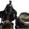 *PRE-ORDER Batman - The Batman DELUXE And Bat-Signal Hot Toys Collectibles 1/6 Scale Action Figure