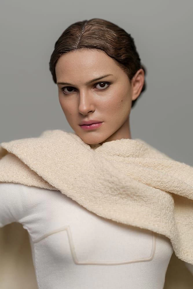 *PRE-ORDER Padme Amidala - Star Wars Hot Toys Collectibles 1/6 Scale Action Figure 6 *PRE-ORDER Padme Amidala - Star Wars Hot Toys Collectibles 1/6 Scale Action Figure - Image 6