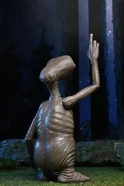 NECA E.T. 40th Anniversary Ultimate 7 Inch Scale Action Figure - Classic E.T. -Child Toy Store ultimate et 12 scaled 1